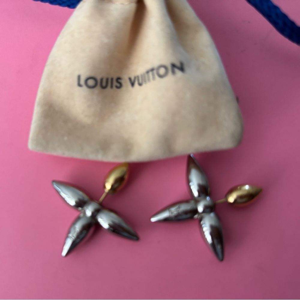 Louis Vuitton Metallic Flower Earrings